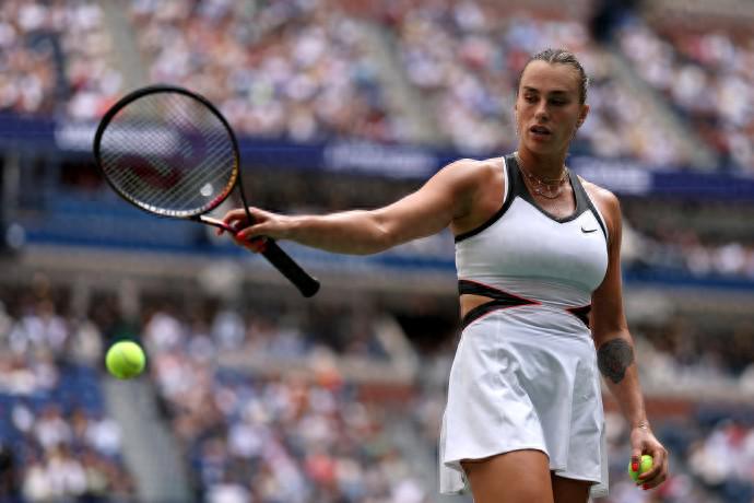 内岛萌夏先, 王雅繁, 手两个发球 内岛萌夏先, 王雅繁, 手两个发球