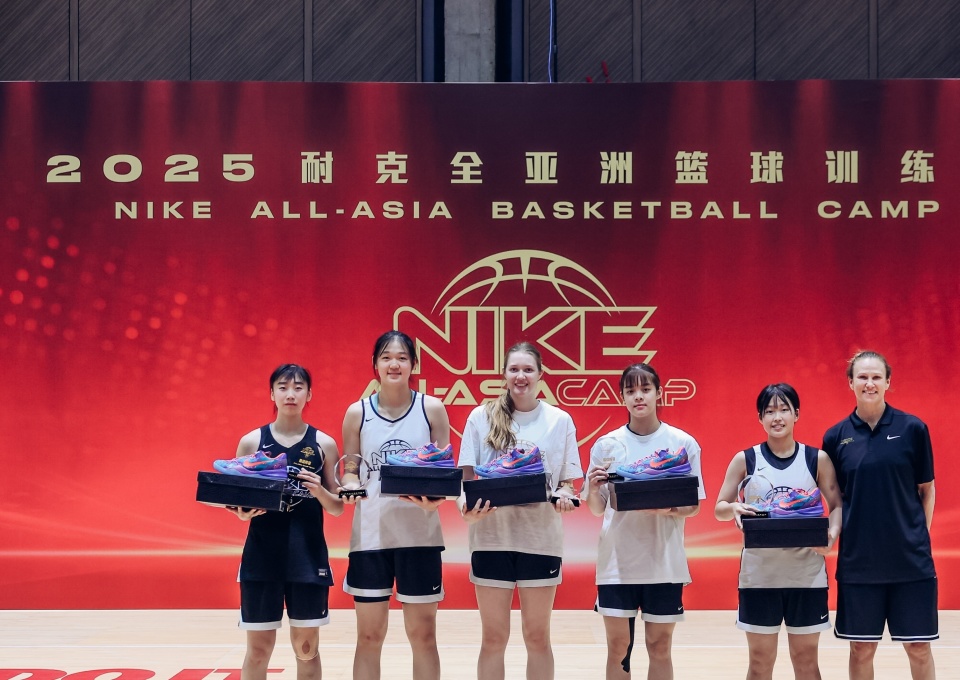 女篮继续备, saK