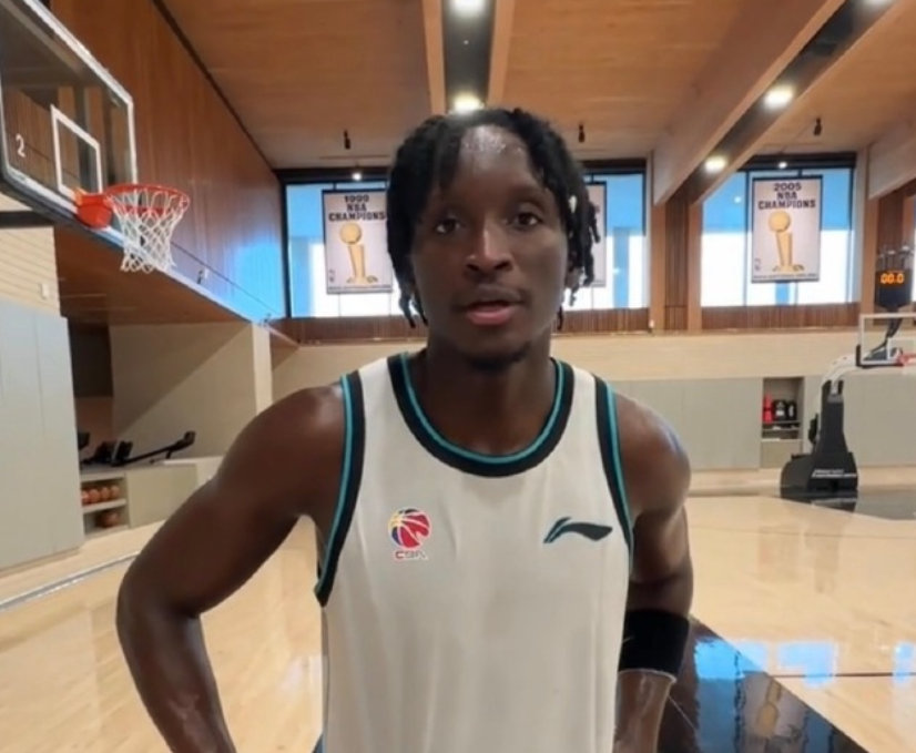 卡明斯基能, 的国内球员, EzfJr 卡明斯基能, 的国内球员, EzfJr